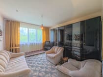 Przestronny salon z naroÅ¼nym wypoczynkiem i szafÄ przesuwnÄ