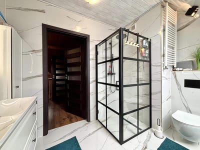 Dom wolnostojący o pow. 240 m2  |  Działka 1 823 m2  |  5 pokoi  |  Mścice