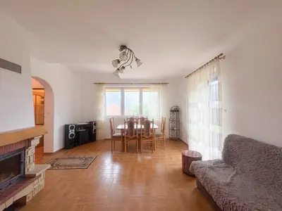 Elewacja frontowa domu jednorodzinnego z ogrodem — Brogi, woj. łódzkie