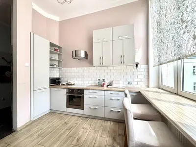 Elegancki salon w kamienicy - Mieszkanie na sprzedaz Lodz Srodmiescie | CI OD NIERUCHOMOSCI