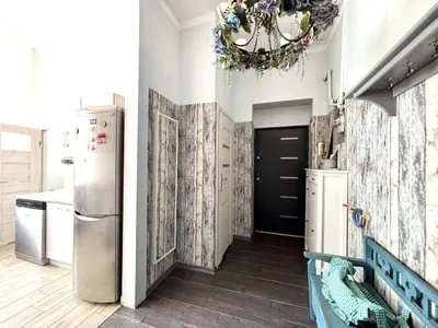 Przestronny pokoj z wysokim sufitem - Mieszkanie na sprzedaz Lodz Srodmiescie | CI OD NIERUCHOMOSCI