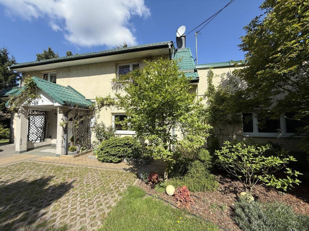 Dom wolnostojący 220 m2 | Działka 1 968 m2 | Janówka