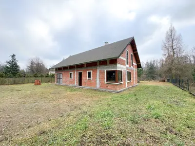 Dom jednorodzinny 137m² w stanie surowym na działce — Wola Kazubowa, woj. łódzkie