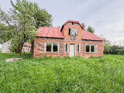 Dom 4-pokojowy na sprzedaż Ochle — 64 m²